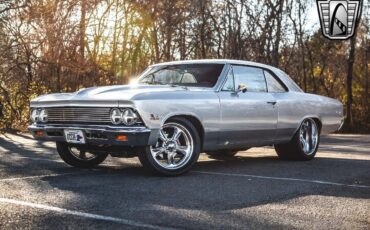 Chevrolet-Chevelle-1966-Gray-Red-5000-2