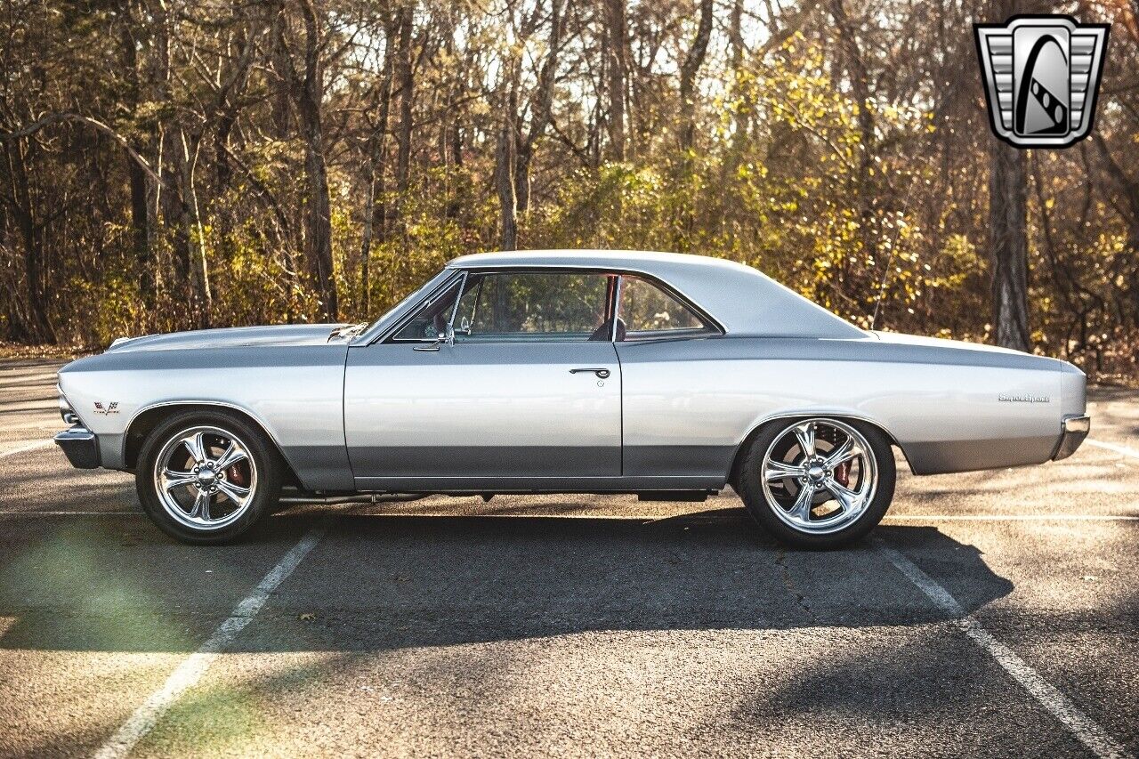 Chevrolet-Chevelle-1966-Gray-Red-5000-3