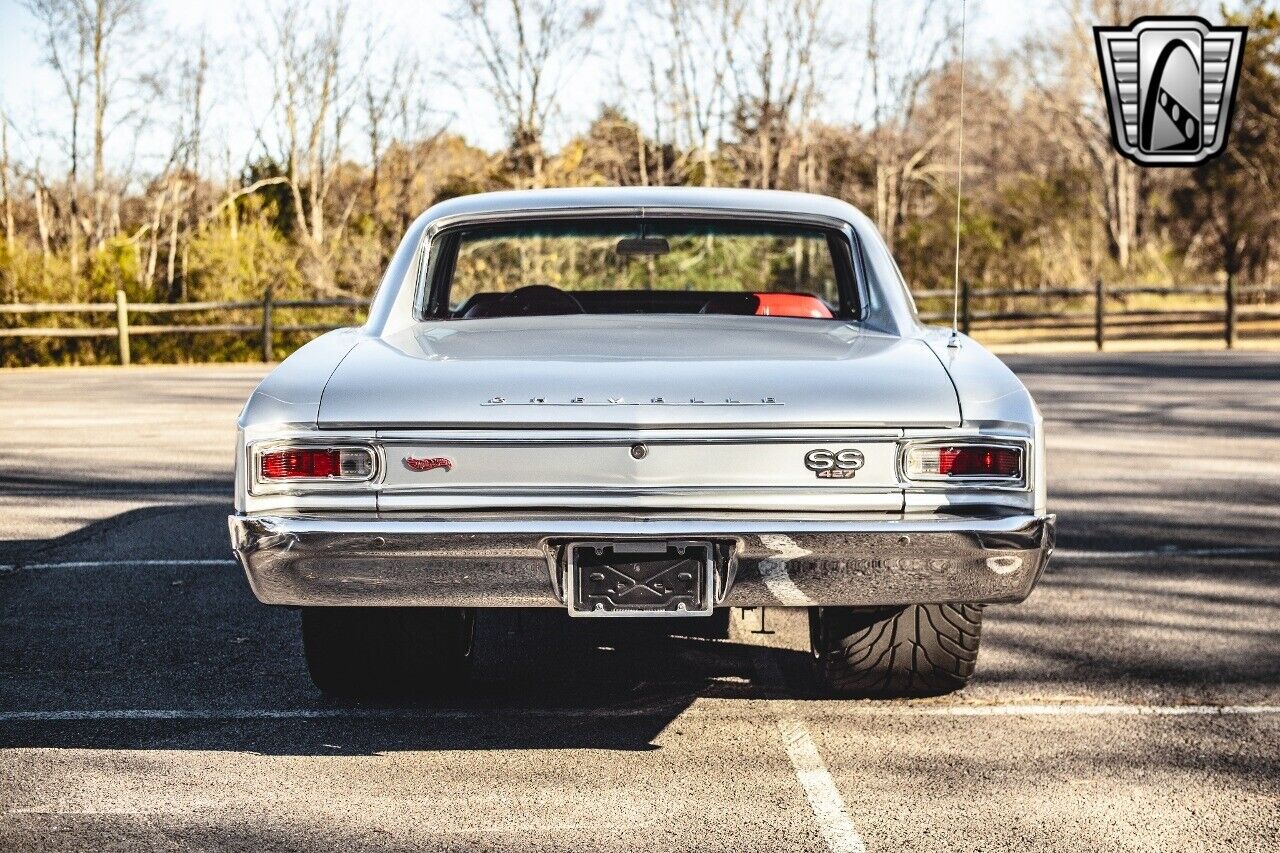 Chevrolet-Chevelle-1966-Gray-Red-5000-5