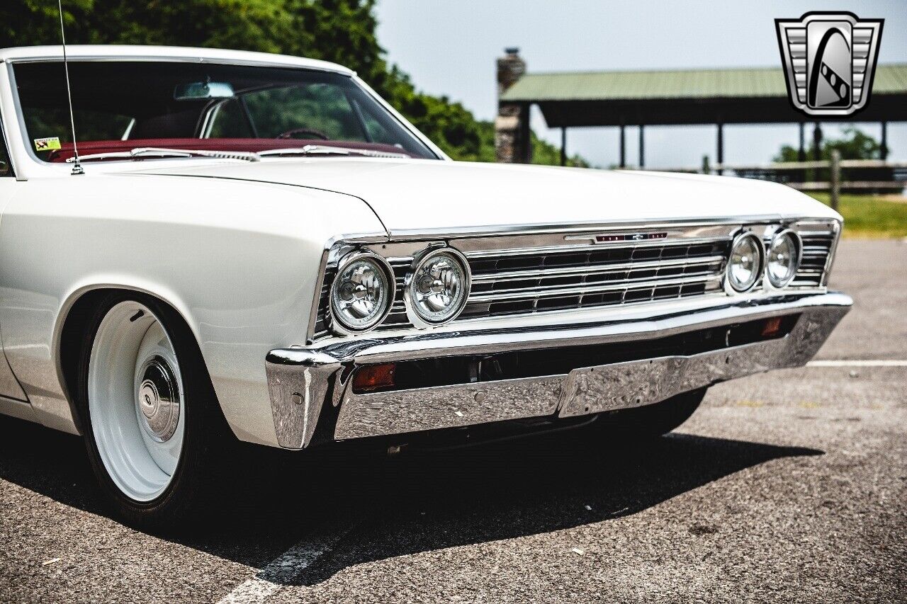 Chevrolet-Chevelle-1967-White-Red-2247-10