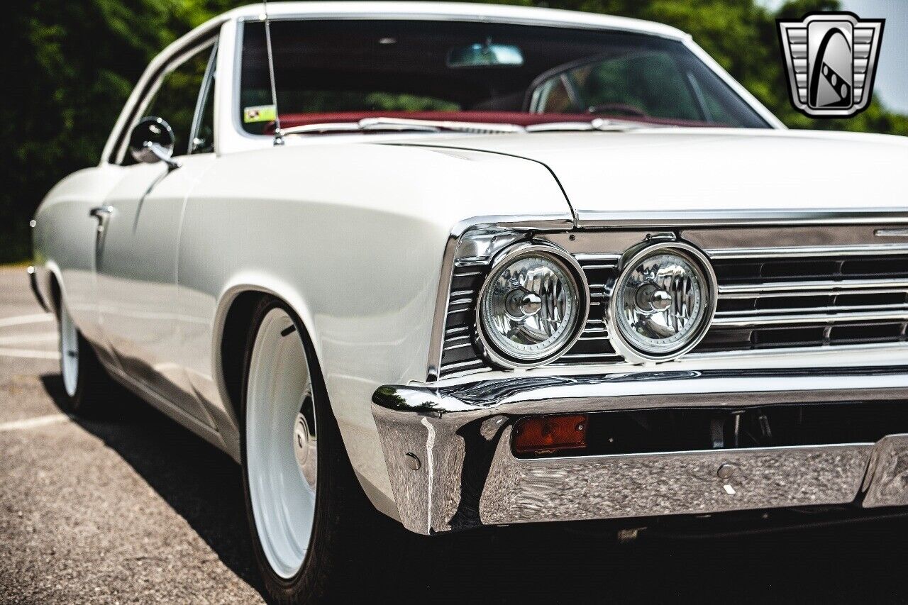 Chevrolet-Chevelle-1967-White-Red-2247-11