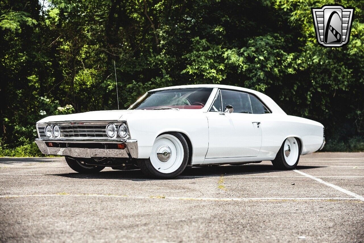 Chevrolet-Chevelle-1967-White-Red-2247-2