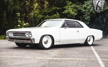 Chevrolet-Chevelle-1967-White-Red-2247-4