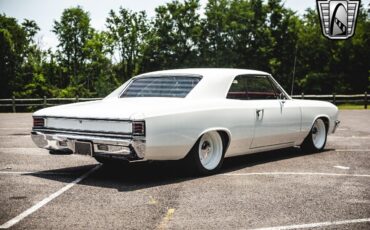 Chevrolet-Chevelle-1967-White-Red-2247-6