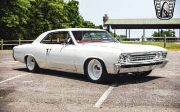 Chevrolet-Chevelle-1967-White-Red-2247-7