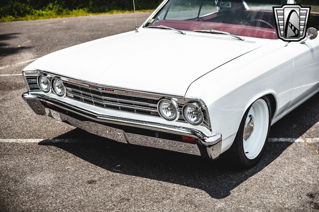 Chevrolet-Chevelle-1967-White-Red-2247-9