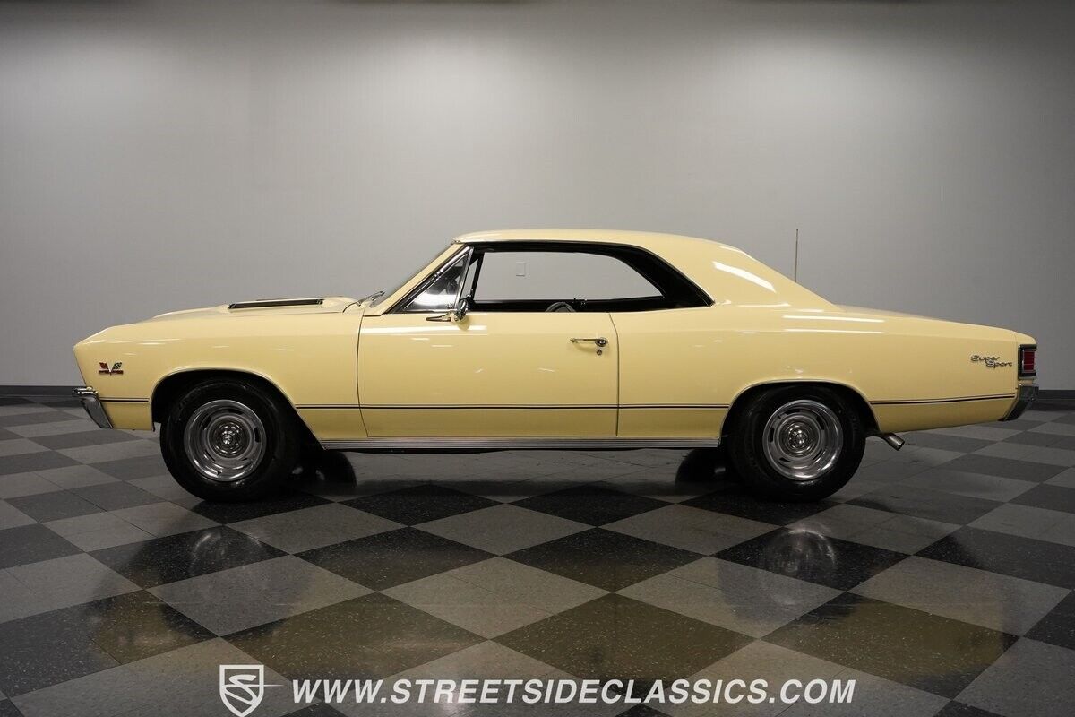 Chevrolet-Chevelle-1967-Yellow-Black-76882-2