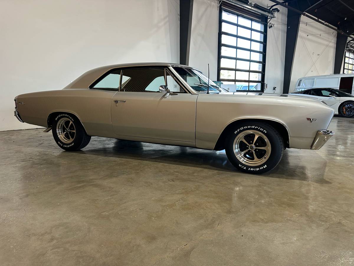 Chevrolet-Chevelle-1967-custom-805-10