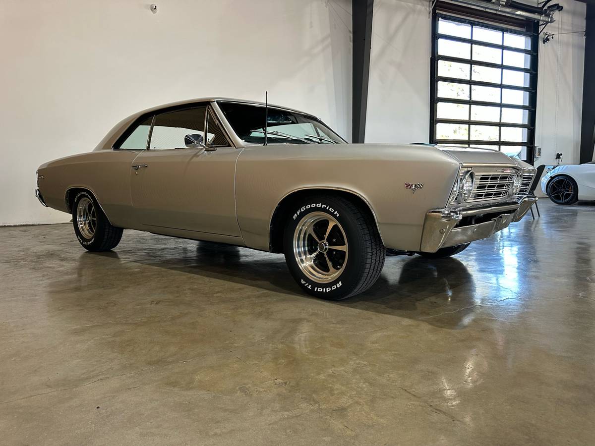 Chevrolet-Chevelle-1967-custom-805-12