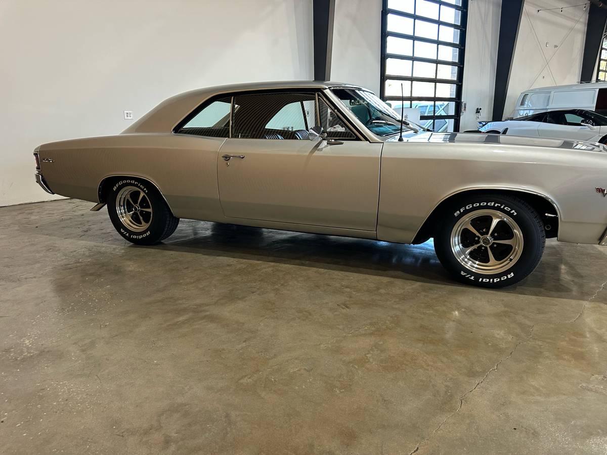 Chevrolet-Chevelle-1967-custom-805-18