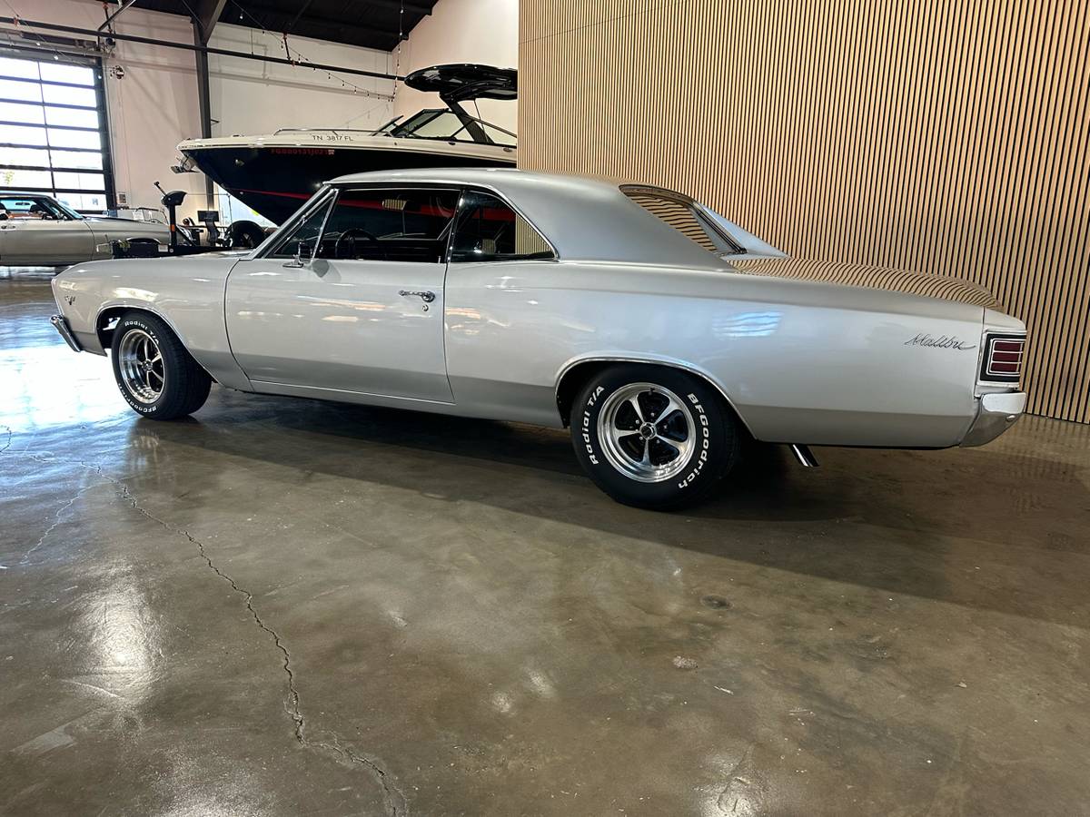 Chevrolet-Chevelle-1967-custom-805-19