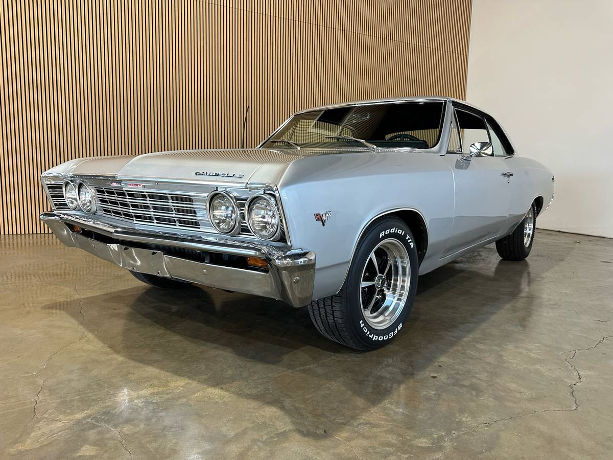 Chevrolet-Chevelle-1967-custom-805-2