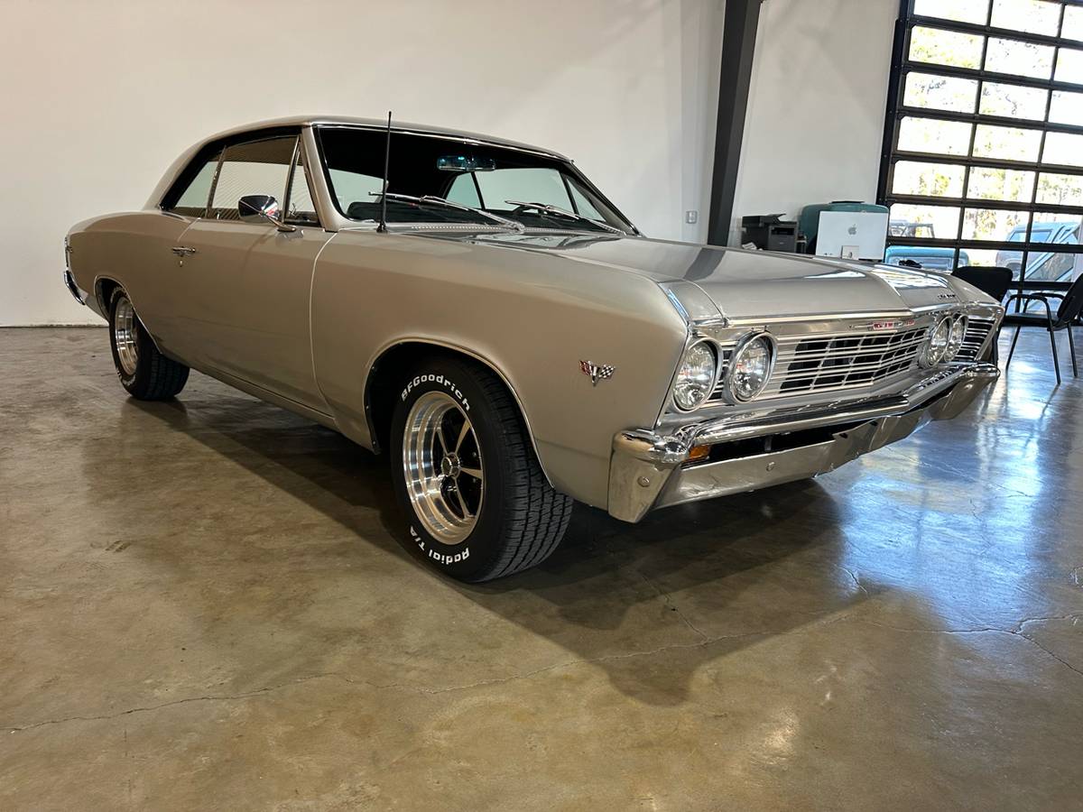 Chevrolet-Chevelle-1967-custom-805-8