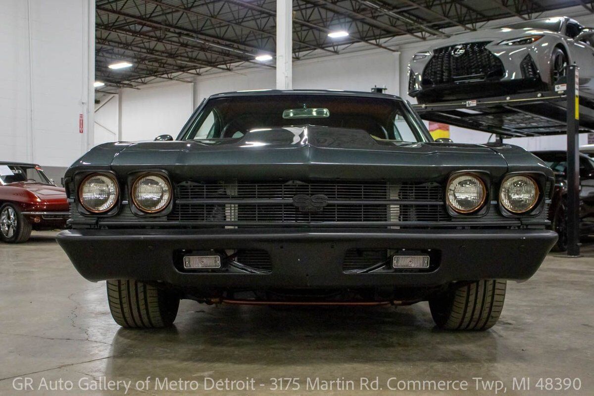 Chevrolet-Chevelle-1969-Gray-Orange-0-10