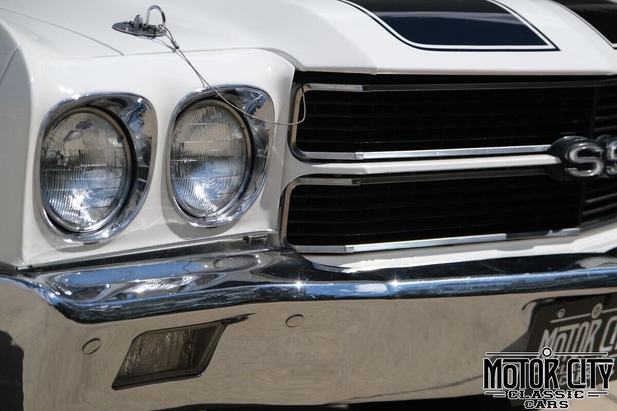 Chevrolet-Chevelle-1970-White-Red-0-8