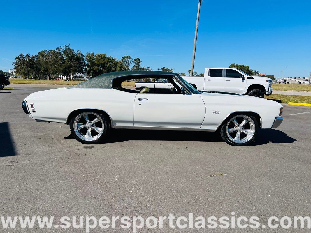 Chevrolet-Chevelle-1971-White-Green-0-1