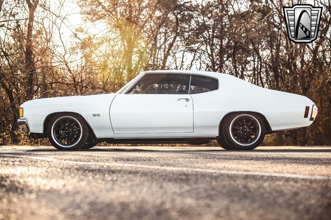 Chevrolet-Chevelle-1972-White-Black-1568-5