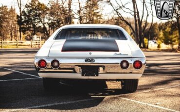 Chevrolet-Chevelle-1972-White-Black-1568-7