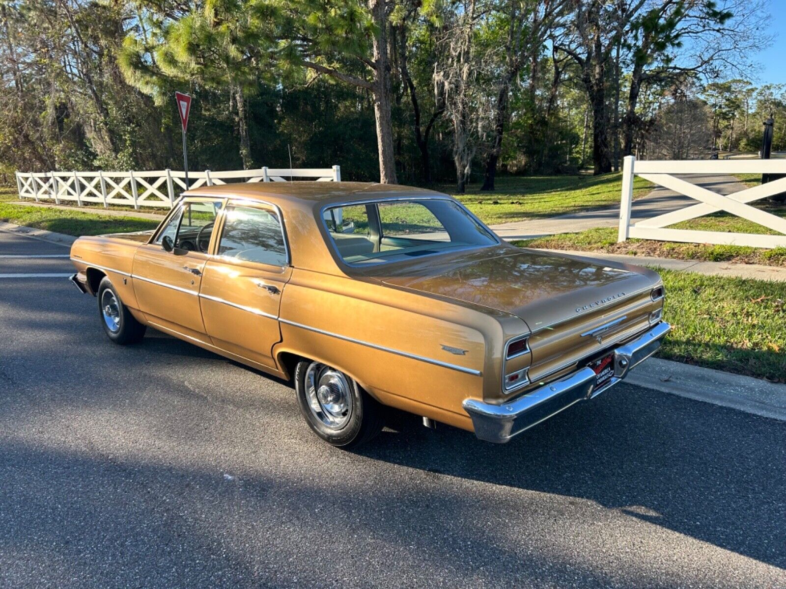 Chevrolet-Chevelle-Berline-1964-Gold-Tan-988-1