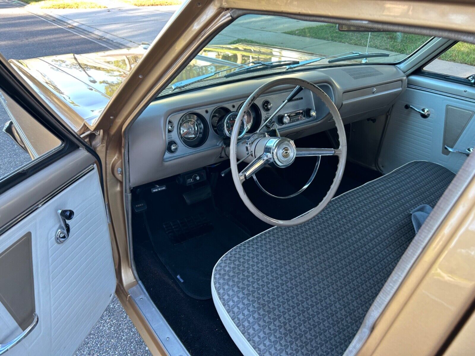 Chevrolet-Chevelle-Berline-1964-Gold-Tan-988-31