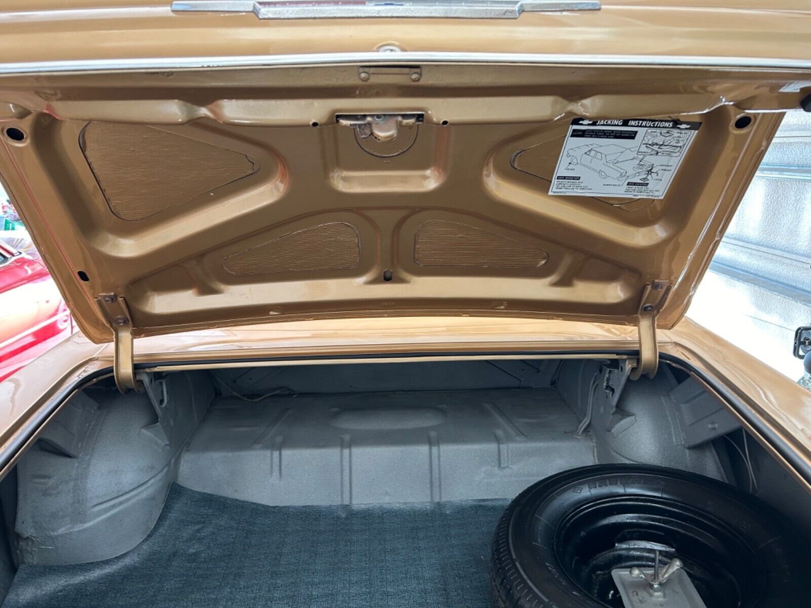 Chevrolet-Chevelle-Berline-1964-Gold-Tan-988-36