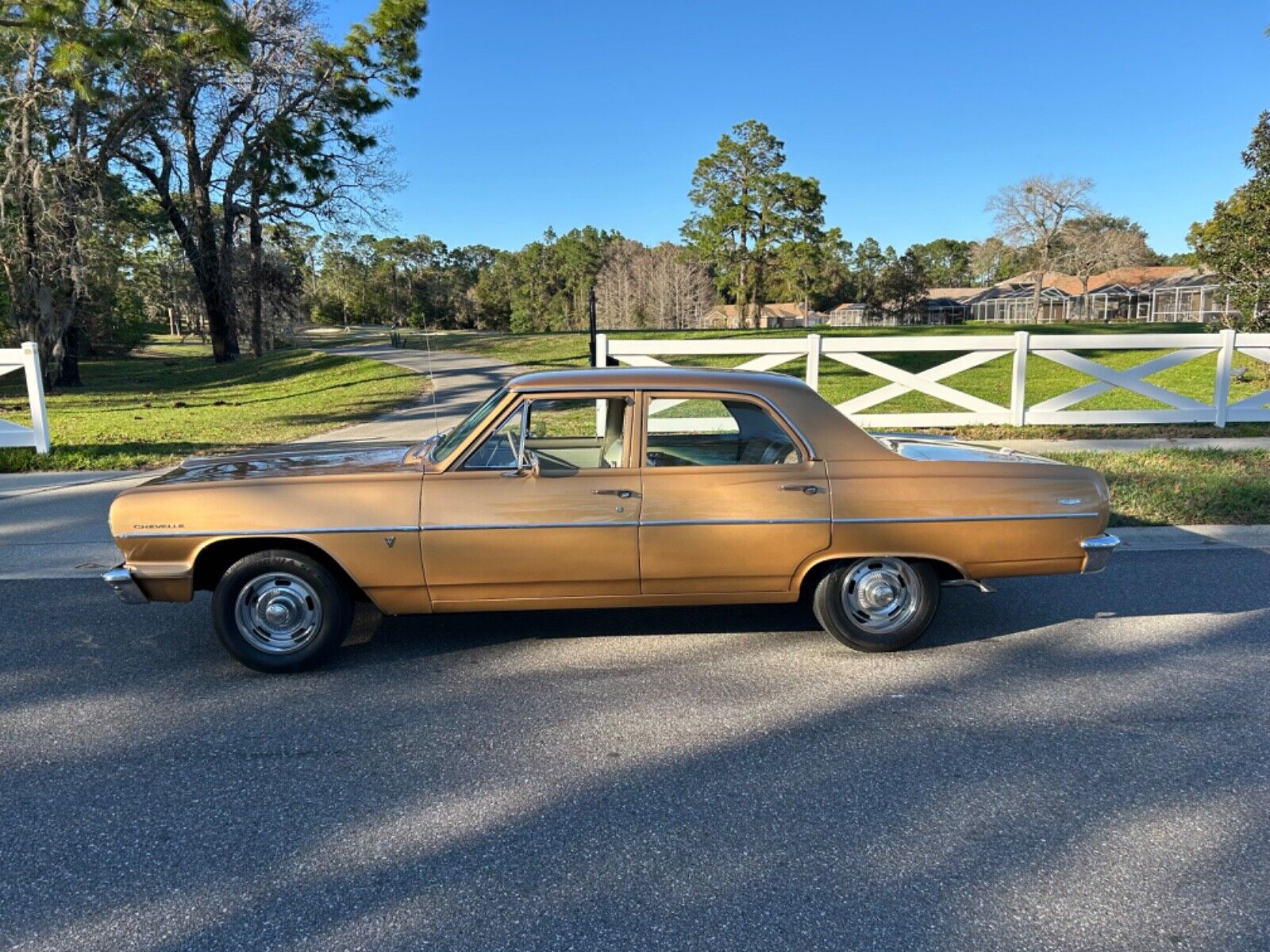 Chevrolet-Chevelle-Berline-1964-Gold-Tan-988-6