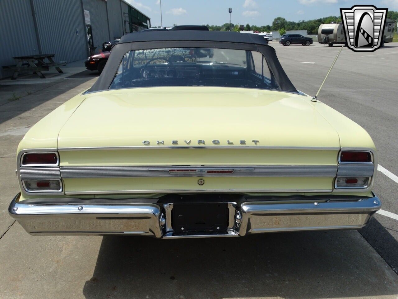 Chevrolet-Chevelle-Coupe-1964-Yellow-Black-28405-6