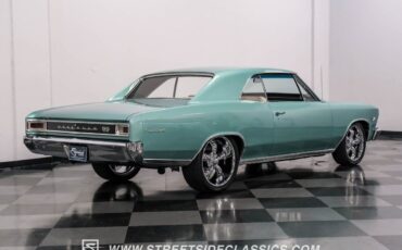 Chevrolet-Chevelle-Coupe-1966-Artesian-Turquoise-White-3450-11