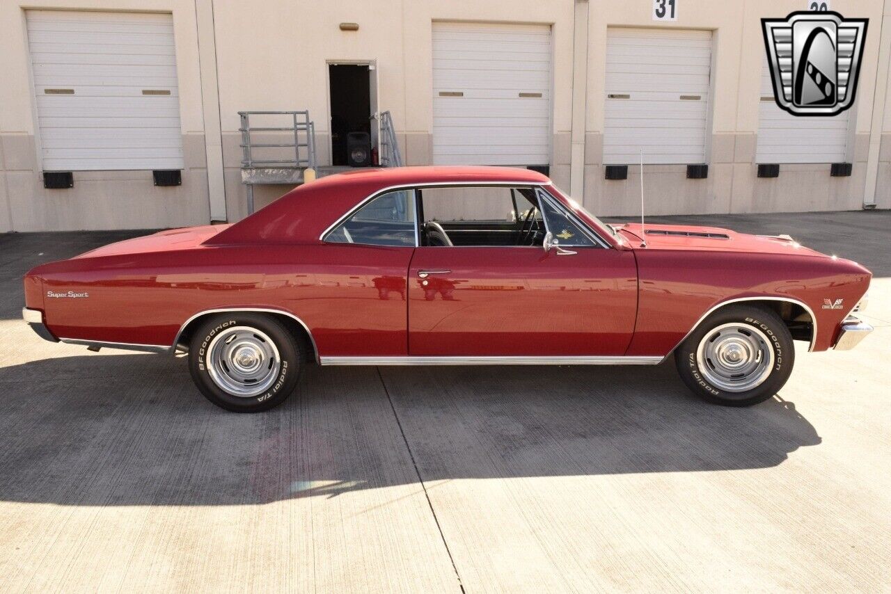 Chevrolet-Chevelle-Coupe-1966-Red-Black-117883-5