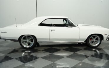 Chevrolet-Chevelle-Coupe-1966-White-Black-150295-12