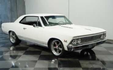 Chevrolet-Chevelle-Coupe-1966-White-Black-150295-14