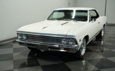 Chevrolet-Chevelle-Coupe-1966-White-Black-150295-17