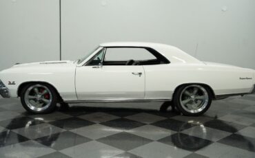 Chevrolet-Chevelle-Coupe-1966-White-Black-150295-2