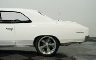 Chevrolet-Chevelle-Coupe-1966-White-Black-150295-23