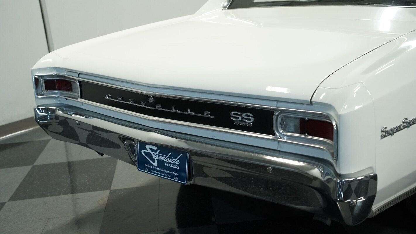 Chevrolet-Chevelle-Coupe-1966-White-Black-150295-24