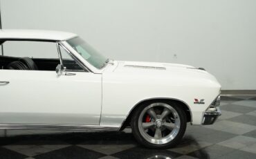 Chevrolet-Chevelle-Coupe-1966-White-Black-150295-28