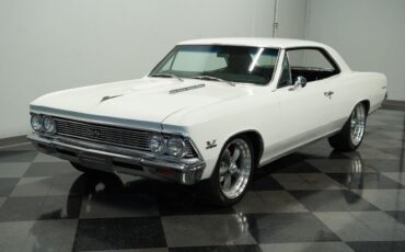 Chevrolet-Chevelle-Coupe-1966-White-Black-150295-5