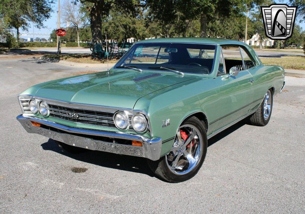 Chevrolet-Chevelle-Coupe-1967-Green-Black-695-4