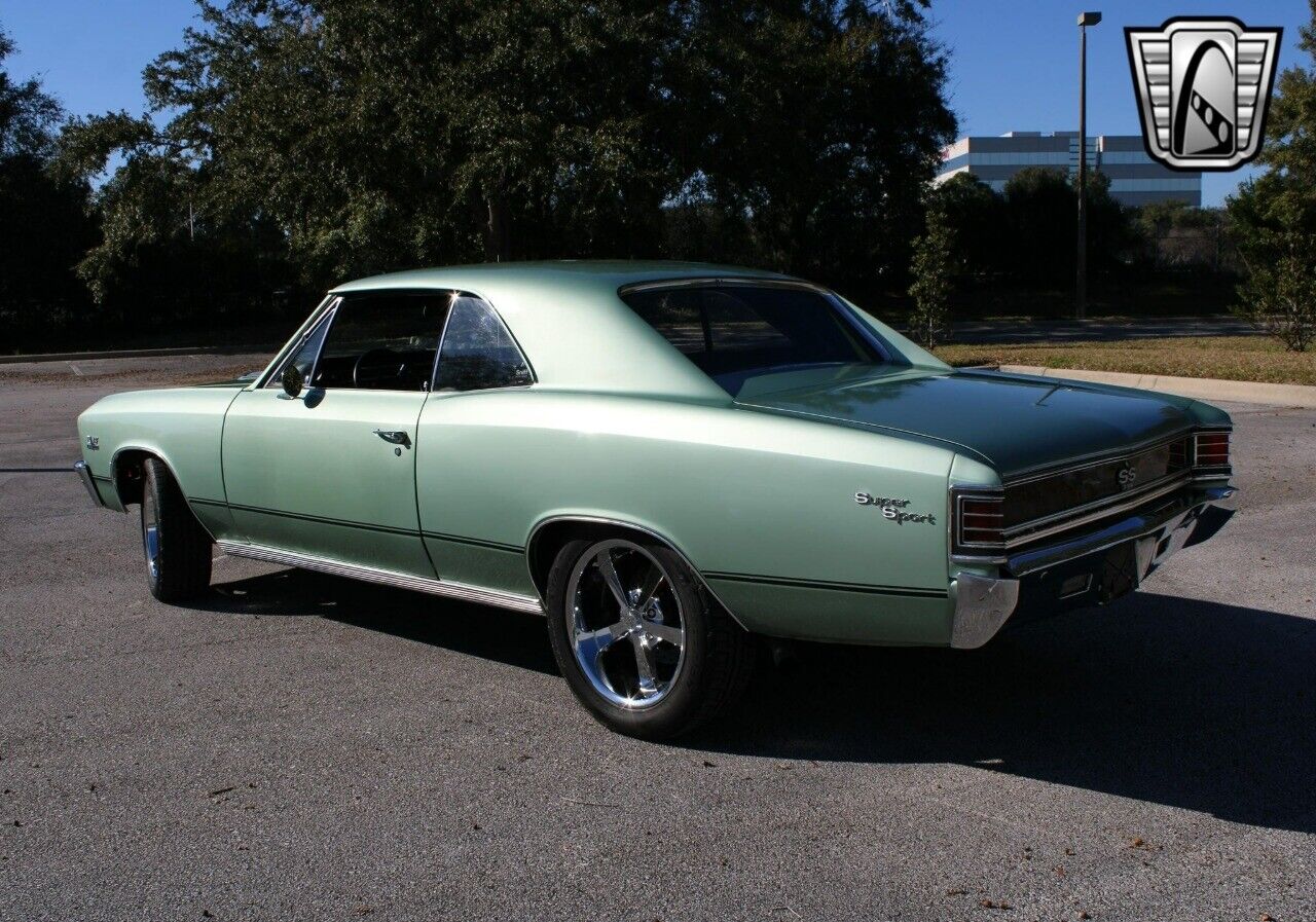 Chevrolet-Chevelle-Coupe-1967-Green-Black-695-5