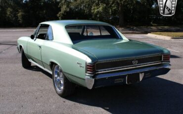 Chevrolet-Chevelle-Coupe-1967-Green-Black-695-6