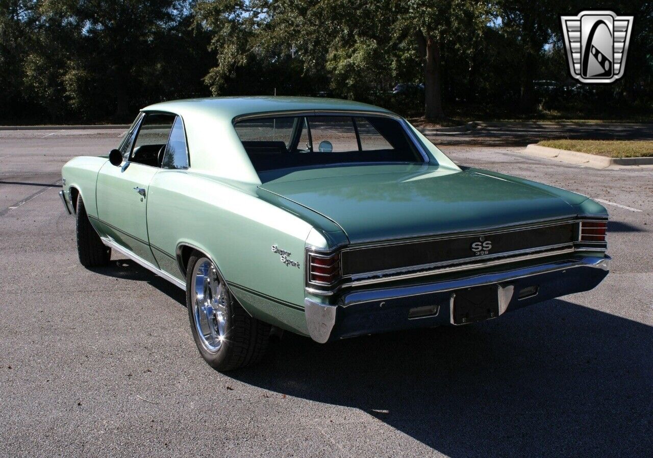 Chevrolet-Chevelle-Coupe-1967-Green-Black-695-6