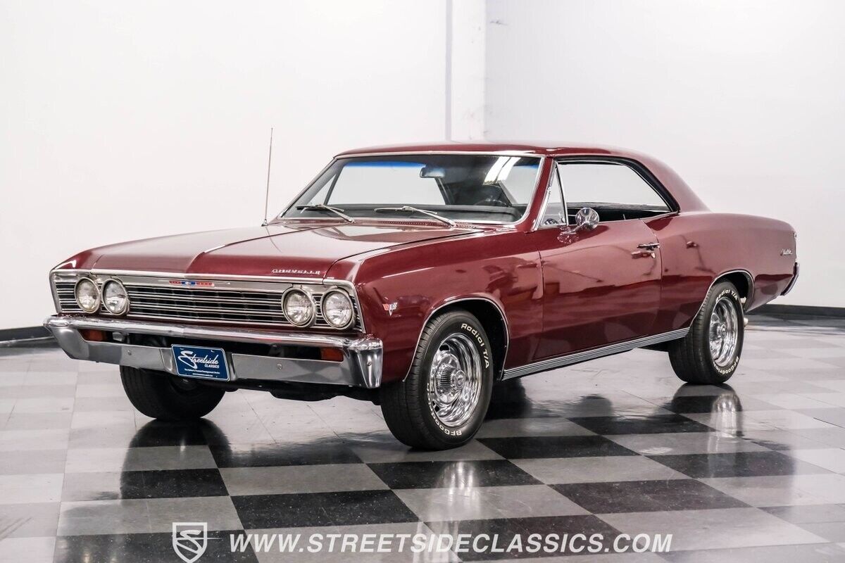 Chevrolet-Chevelle-Coupe-1967-Madeira-Maroon-Black-2794-5