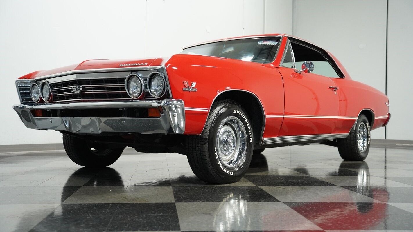 Chevrolet-Chevelle-Coupe-1967-Red-Black-86504-19