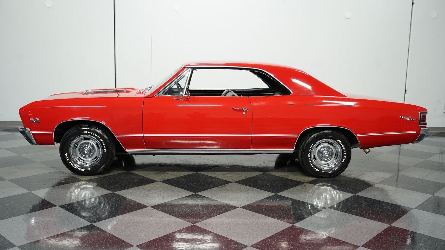 Chevrolet-Chevelle-Coupe-1967-Red-Black-86504-2