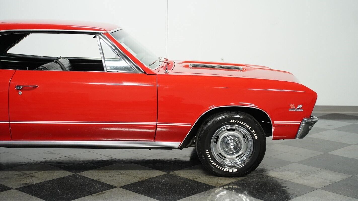 Chevrolet-Chevelle-Coupe-1967-Red-Black-86504-27