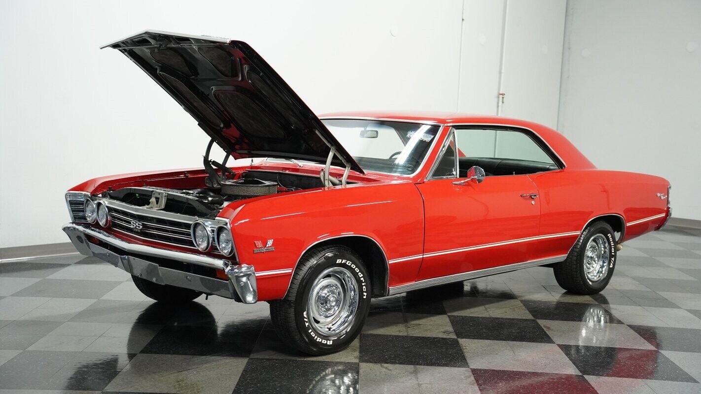 Chevrolet-Chevelle-Coupe-1967-Red-Black-86504-28