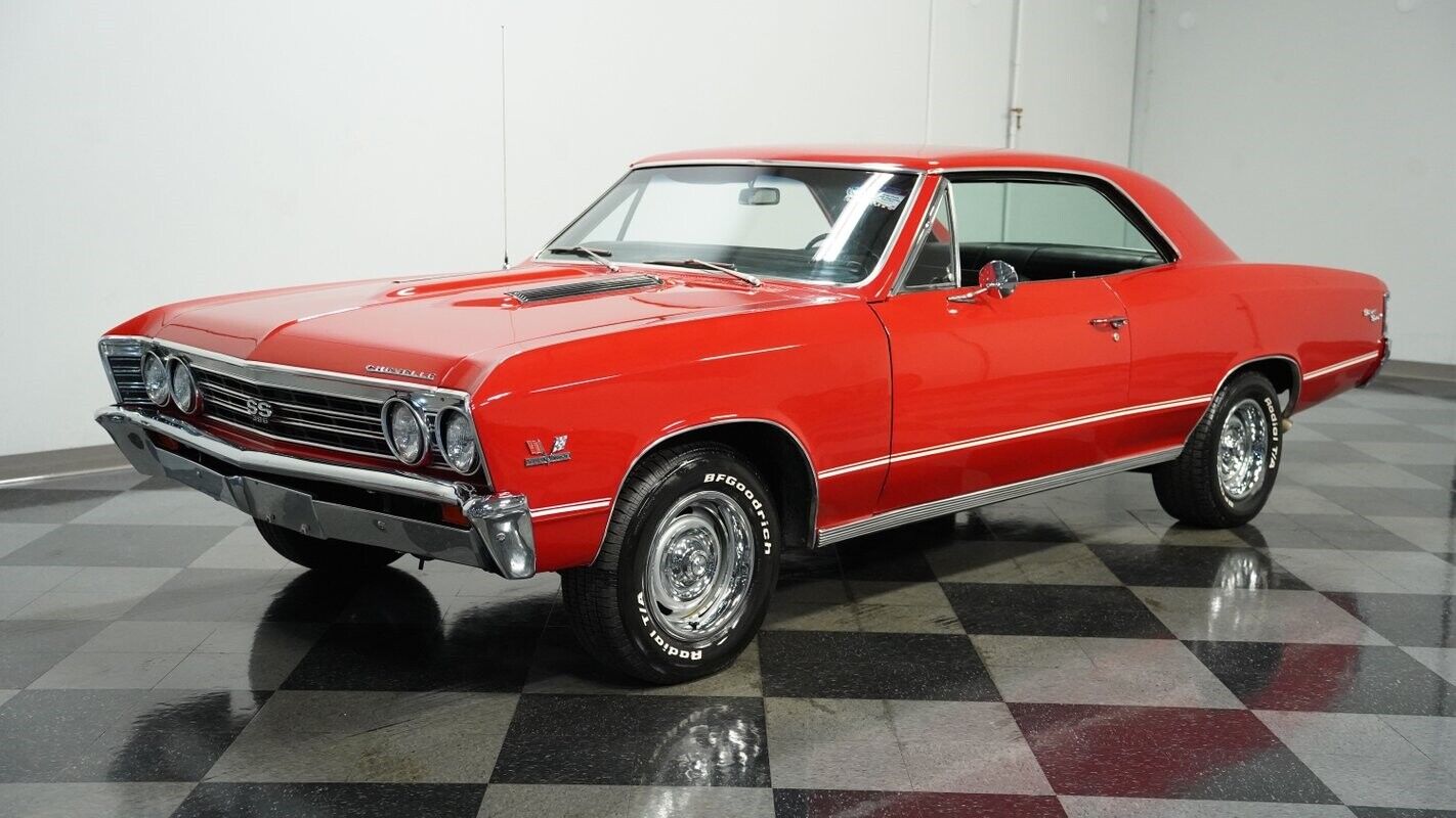 Chevrolet-Chevelle-Coupe-1967-Red-Black-86504-5