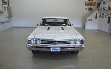 Chevrolet-Chevelle-Coupe-1967-White-Black-150656-2