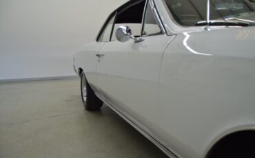 Chevrolet-Chevelle-Coupe-1967-White-Black-150656-8