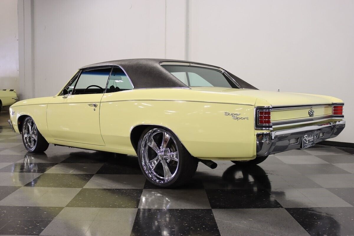 Chevrolet-Chevelle-Coupe-1967-Yellow-Black-57219-9